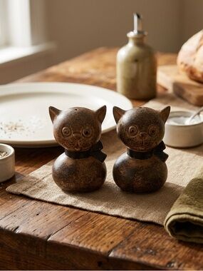 Ceramic Cat Salt & Pepper Shakers - Brown Made In Japan